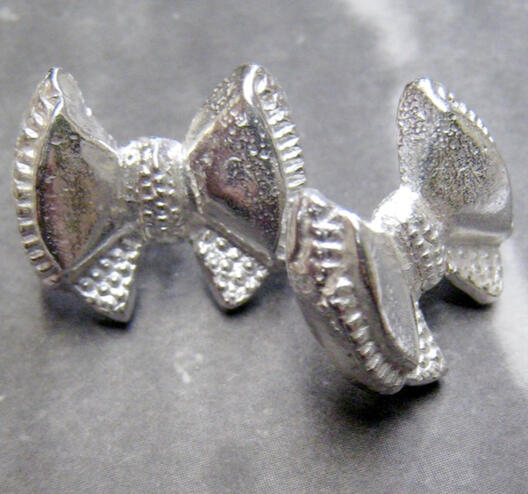 Bow studs